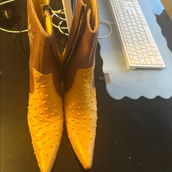 This pair of nice ostrich boots very sharp brand new - Picture 2 of 7